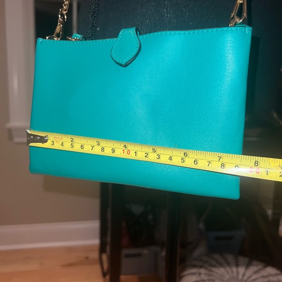 A new day vegan leather crossbody mini purse in green - Picture 5 of 9